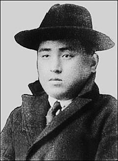 파일:방정환.JPG · 출처: <a href="https://commons.wikimedia.org/wiki/파일:방정환.JPG">위키미디어 커먼즈</a> (퍼블릭 도메인)