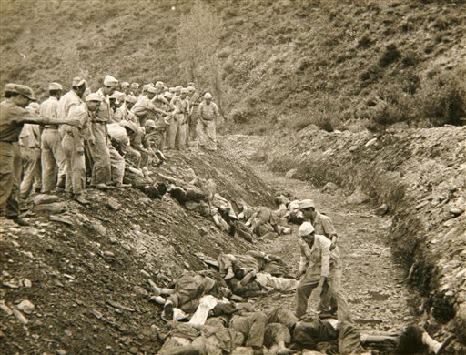 Bodo League massacre mass grave US ARMY · 출처: 위키미디어 커먼즈 (퍼블릭 도메인)